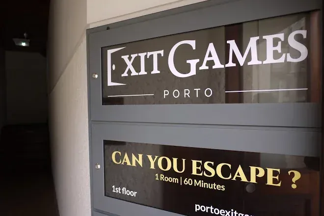 An Exit Games Porto sign asking “Can you escape?”